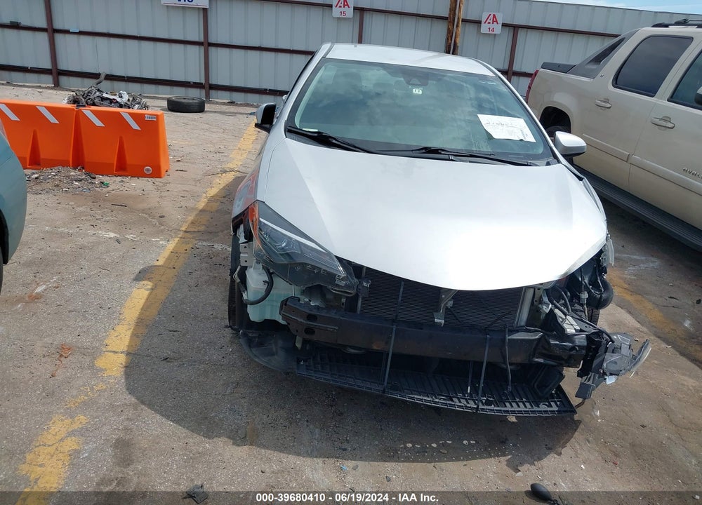 2018 TOYOTA COROLLA LE VIN: 5YFBURHE8JP847616