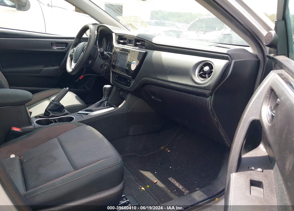 2018 TOYOTA COROLLA LE VIN: 5YFBURHE8JP847616