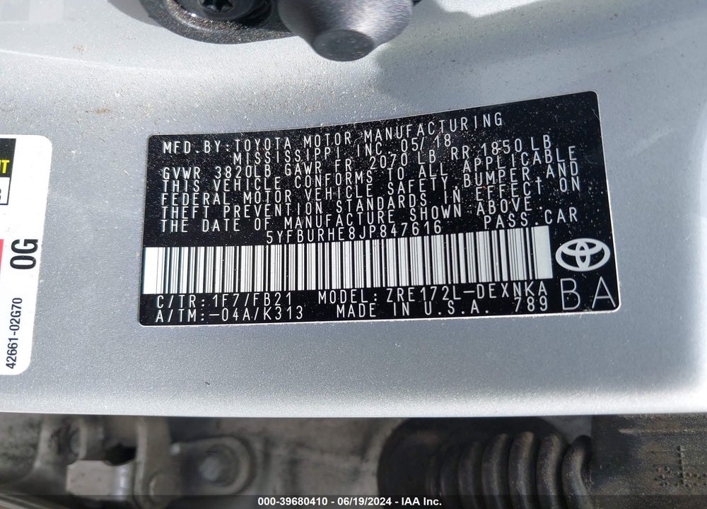 2018 TOYOTA COROLLA LE VIN: 5YFBURHE8JP847616