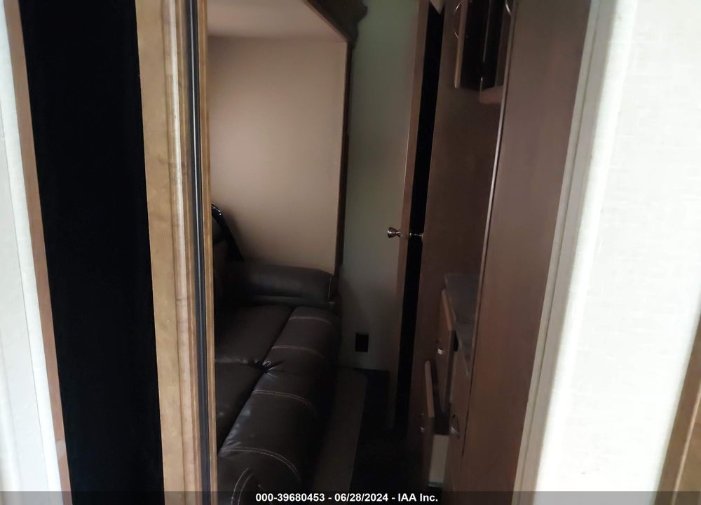 2017 CROSSROADS RV REZERVE FIFTH WHEEL VIN: 4V0FC3824HR006955