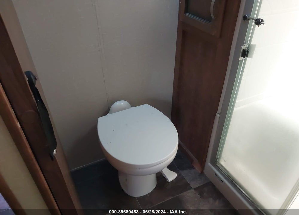2017 CROSSROADS RV REZERVE FIFTH WHEEL VIN: 4V0FC3824HR006955