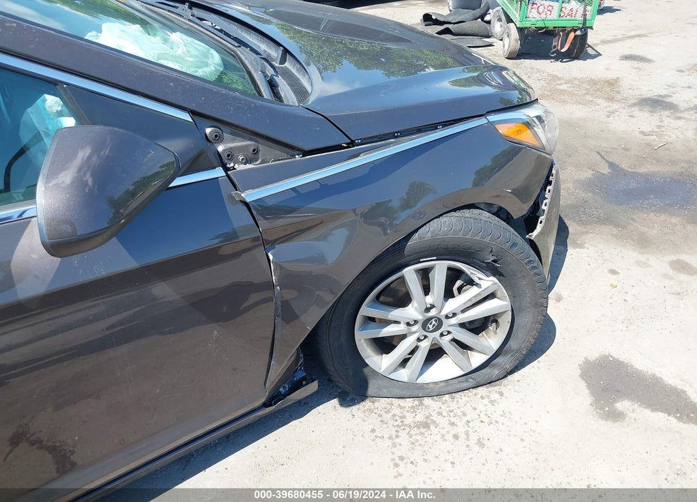2017 HYUNDAI SONATA VIN: 5NPE24AF8HH547221