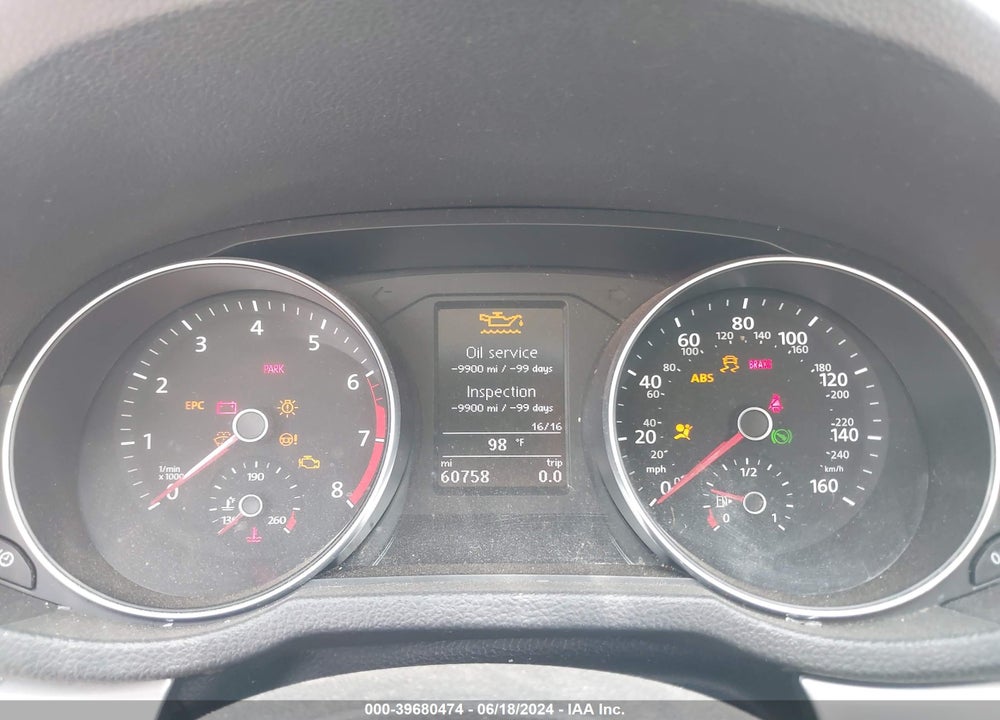 2017 VOLKSWAGEN PASSAT VIN: 1VWAT7A32HC023820