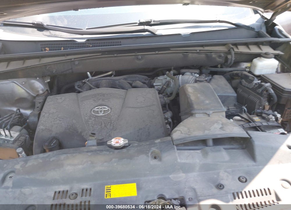 2019 TOYOTA HIGHLANDER XLE VIN: 5TDJZRFH8KS592484