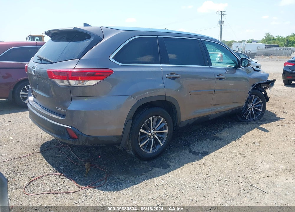 2019 TOYOTA HIGHLANDER XLE VIN: 5TDJZRFH8KS592484