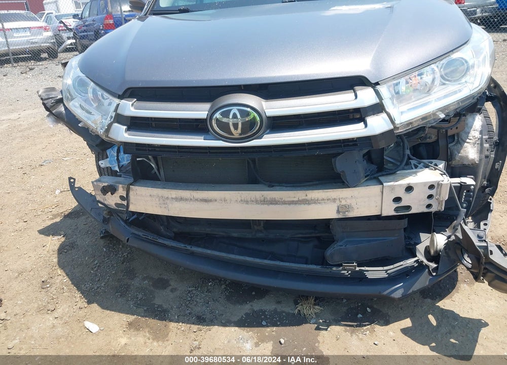2019 TOYOTA HIGHLANDER XLE VIN: 5TDJZRFH8KS592484