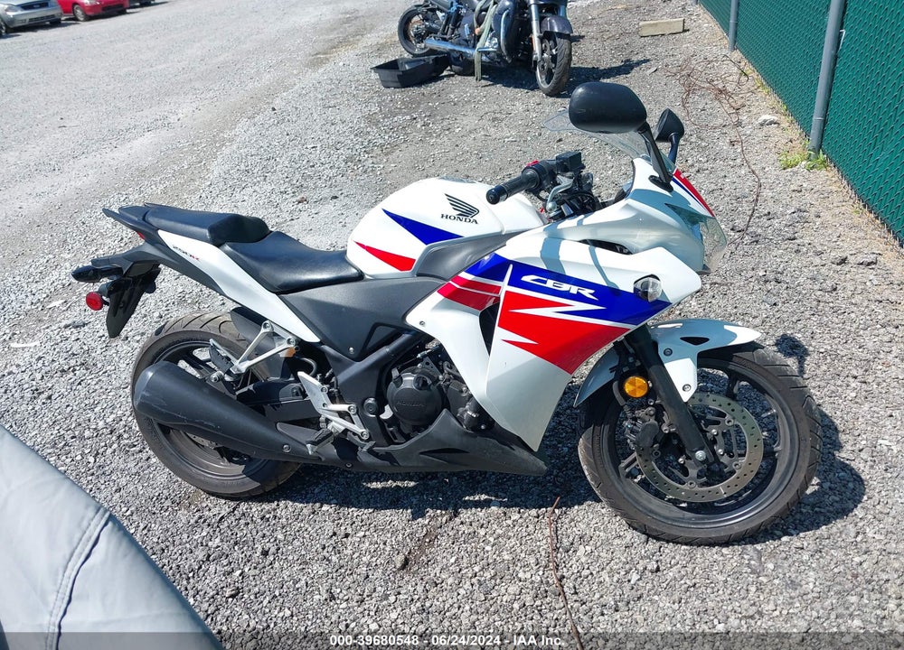 2013 HONDA CBR250 VIN: MLHMC4108D5304133