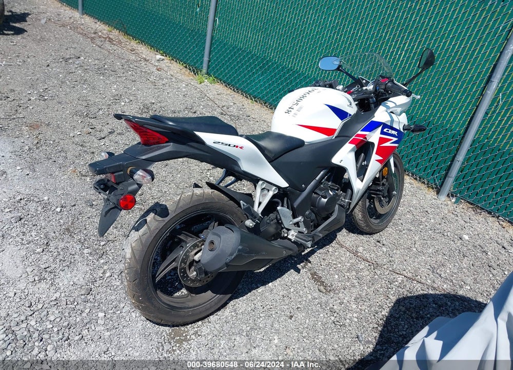 2013 HONDA CBR250 VIN: MLHMC4108D5304133