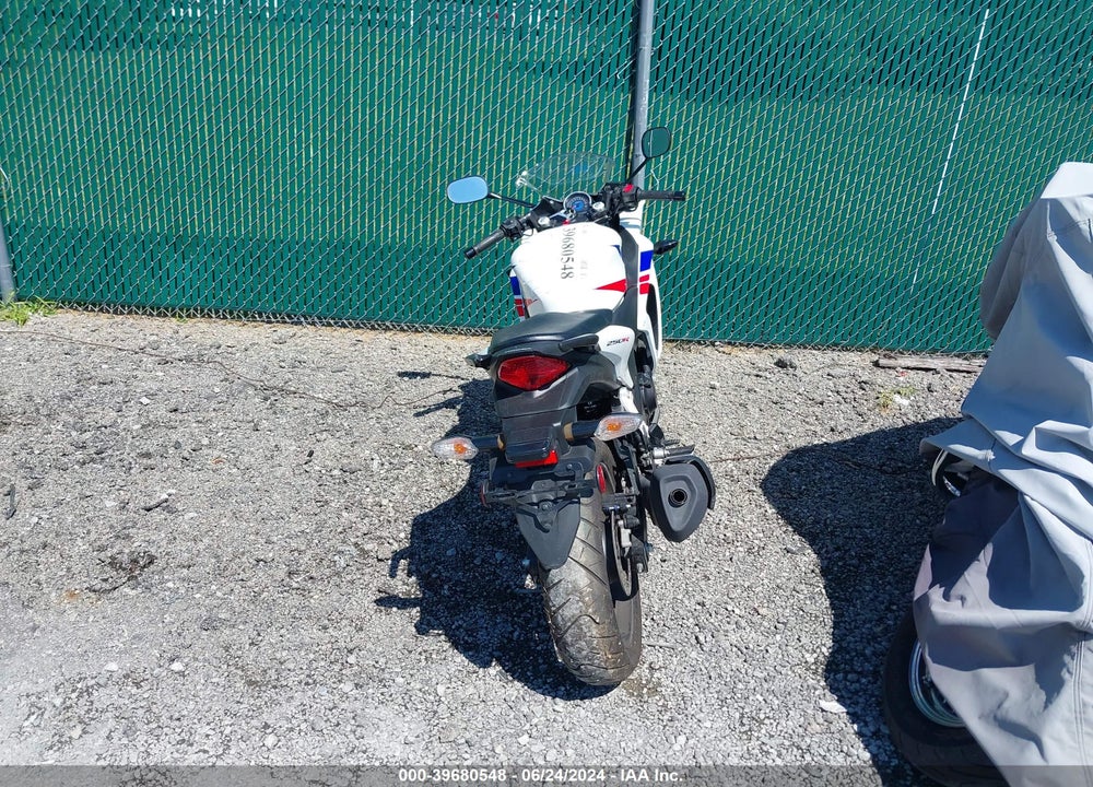 2013 HONDA CBR250 VIN: MLHMC4108D5304133