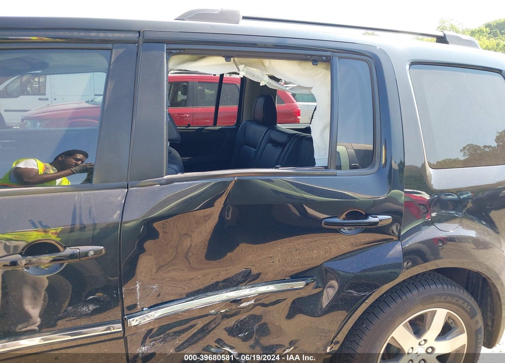 2013 HONDA PILOT TOURING VIN: 5FNYF4H91DB033060