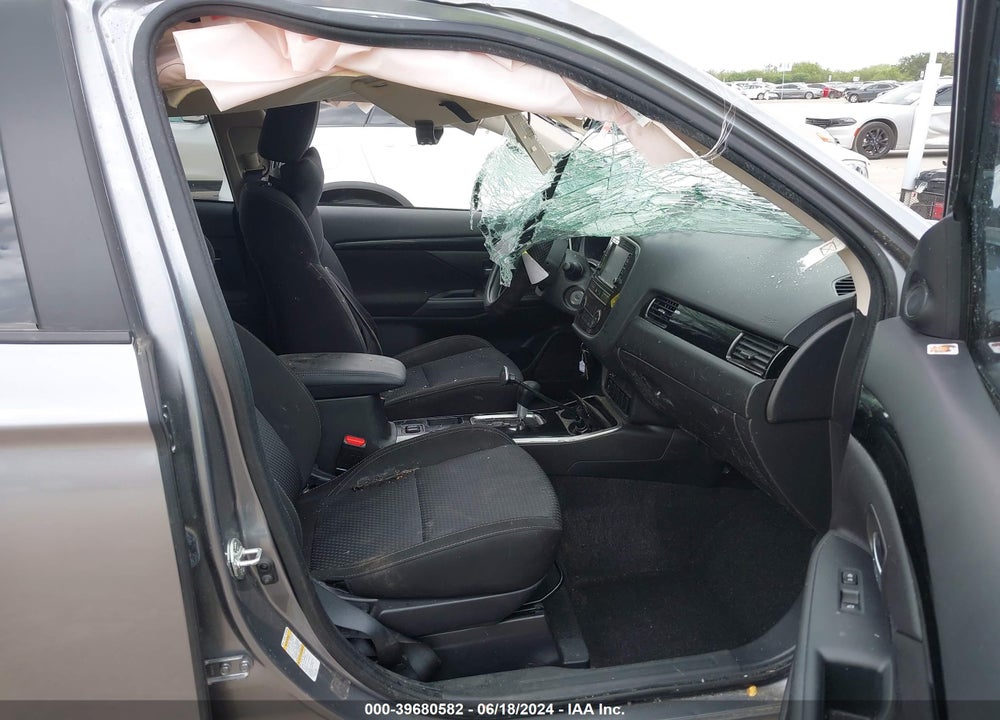 2019 MITSUBISHI OUTLANDER ES VIN: JA4AD2A30KZ054937
