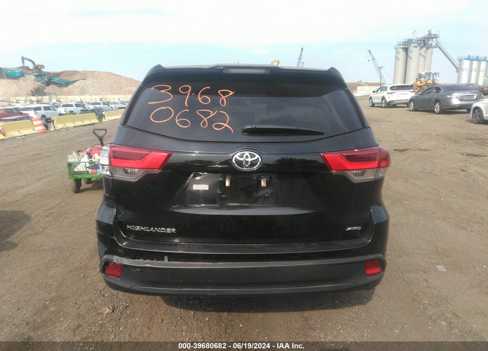 2019 TOYOTA HIGHLANDER LE VIN: 5TDBZRFH3KS974166