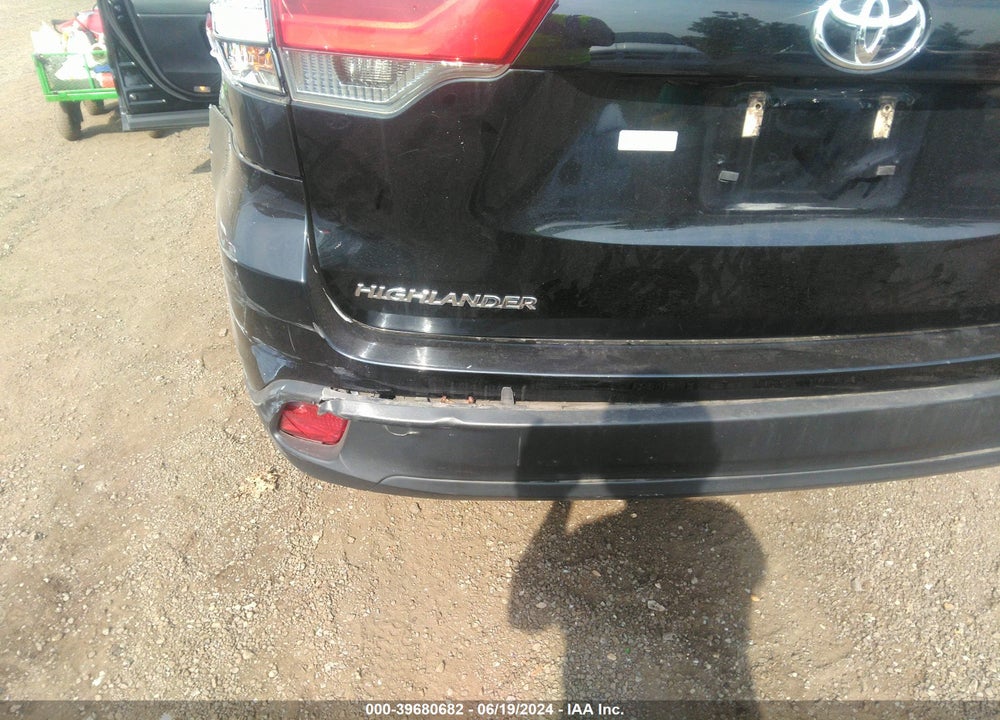 2019 TOYOTA HIGHLANDER LE VIN: 5TDBZRFH3KS974166