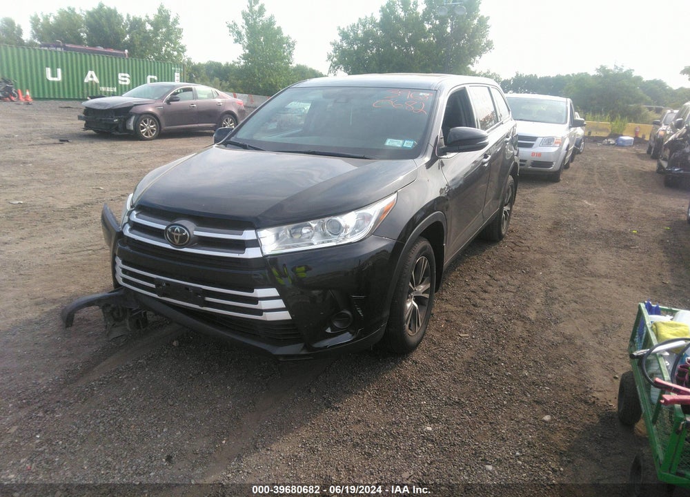 2019 TOYOTA HIGHLANDER LE VIN: 5TDBZRFH3KS974166