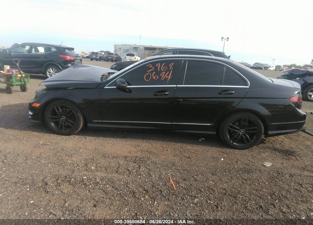 2013 MERCEDES-BENZ C 300 LUXURY 4MATIC/SPORT 4MATIC VIN: WDDGF8AB5DG056241