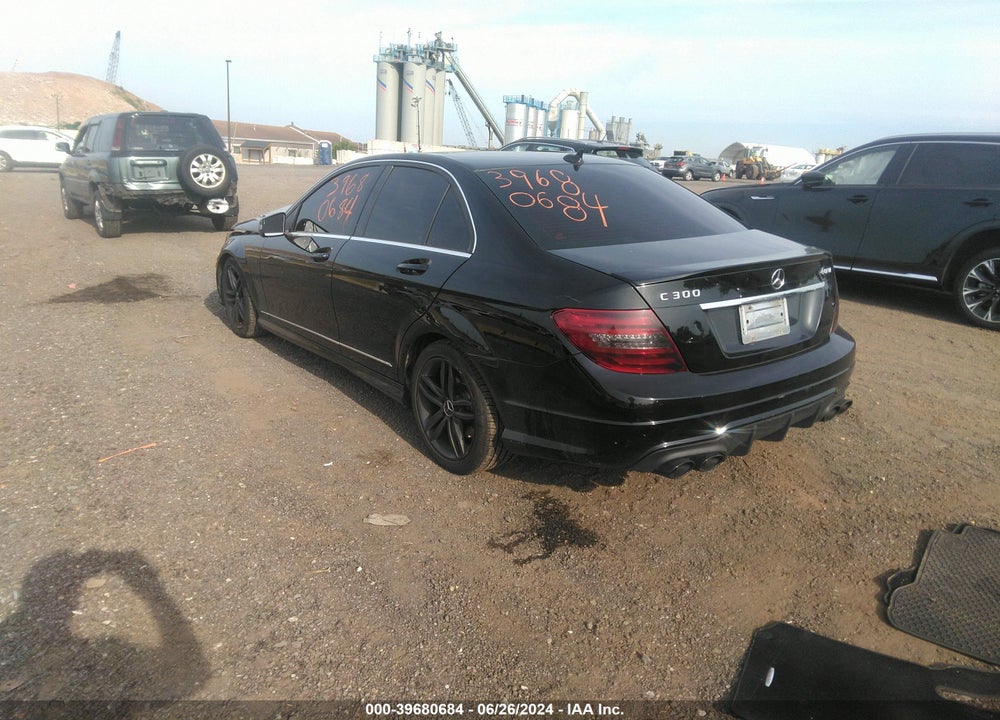 2013 MERCEDES-BENZ C 300 LUXURY 4MATIC/SPORT 4MATIC VIN: WDDGF8AB5DG056241