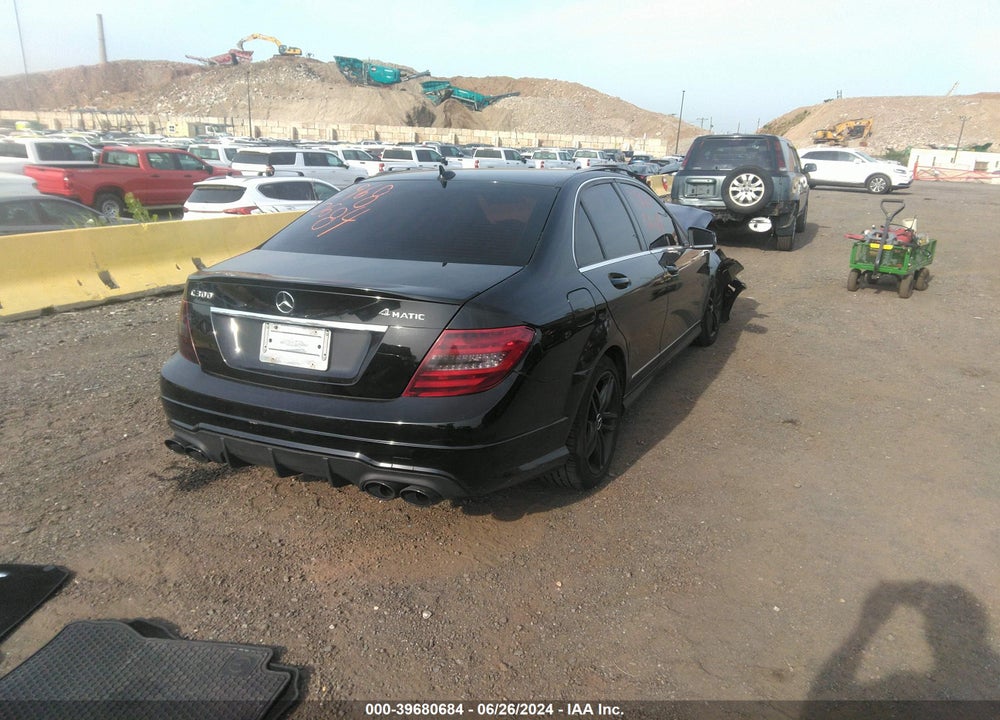 2013 MERCEDES-BENZ C 300 LUXURY 4MATIC/SPORT 4MATIC VIN: WDDGF8AB5DG056241