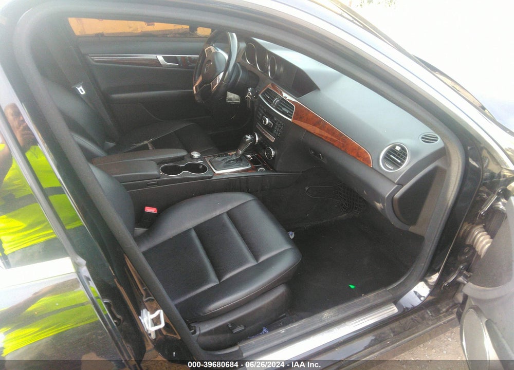2013 MERCEDES-BENZ C 300 LUXURY 4MATIC/SPORT 4MATIC VIN: WDDGF8AB5DG056241