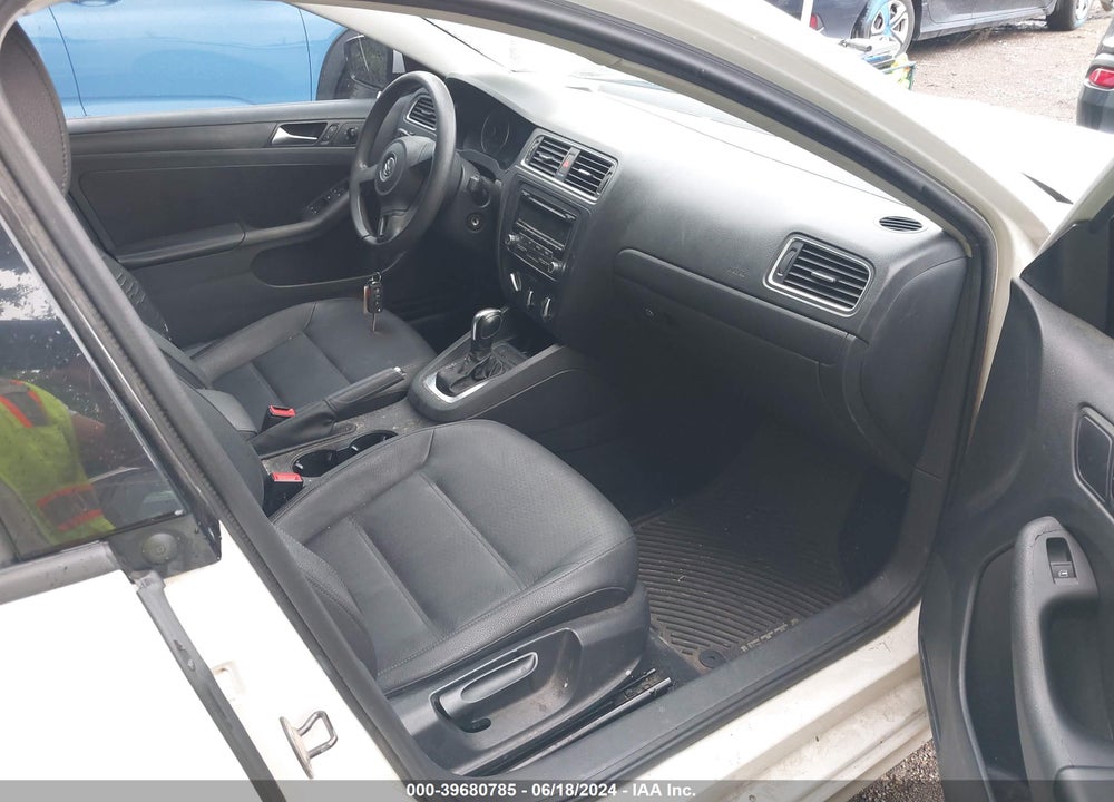 2012 VOLKSWAGEN JETTA 2.5L SE VIN: 3VWDP7AJ4CM321728