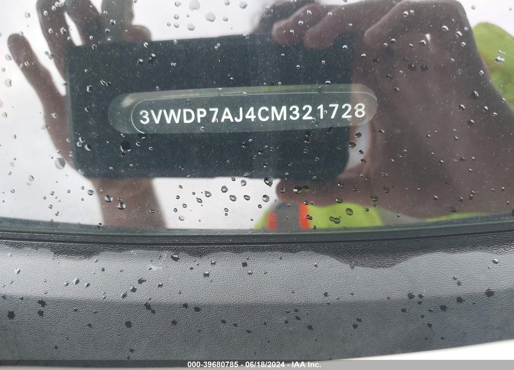 2012 VOLKSWAGEN JETTA 2.5L SE VIN: 3VWDP7AJ4CM321728
