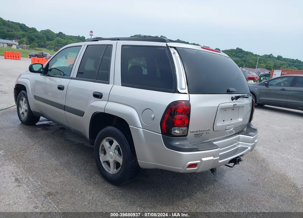 2005 CHEVROLET TRAILBLAZER LS VIN: 1GNDT13S852286114