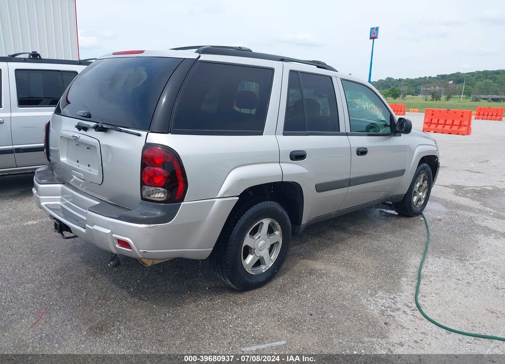 2005 CHEVROLET TRAILBLAZER LS VIN: 1GNDT13S852286114