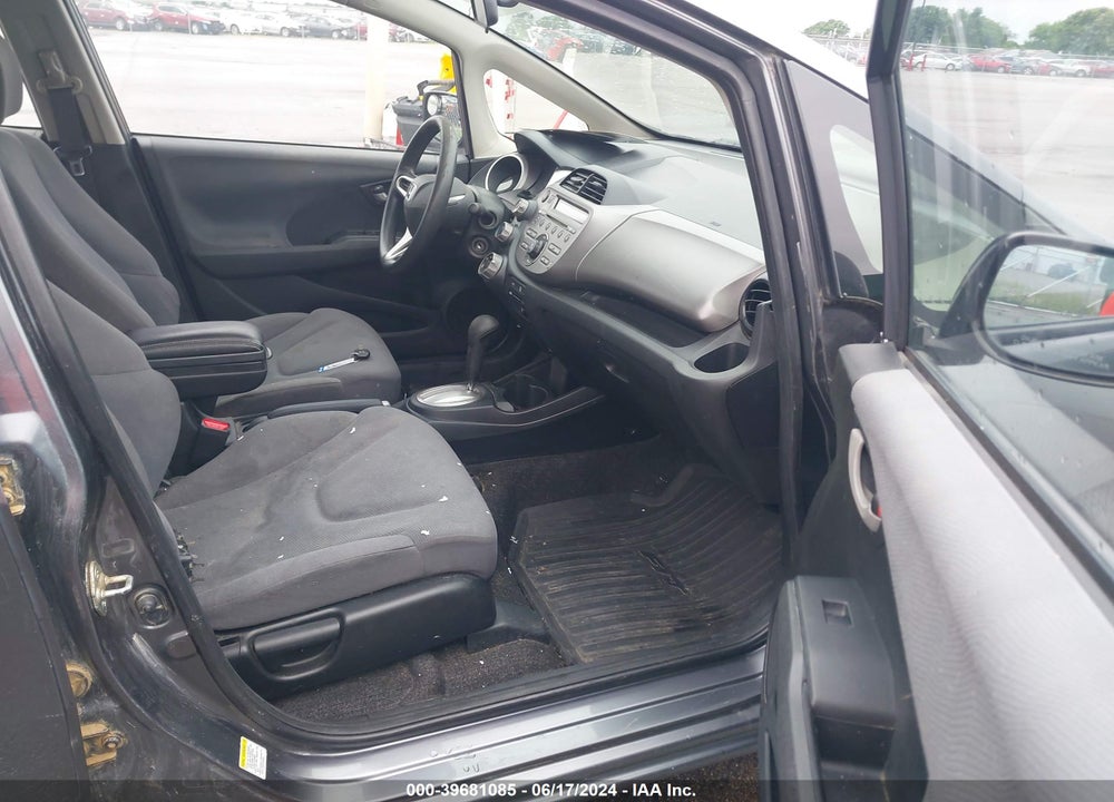 2013 HONDA FIT VIN: JHMGE8H34DC060170
