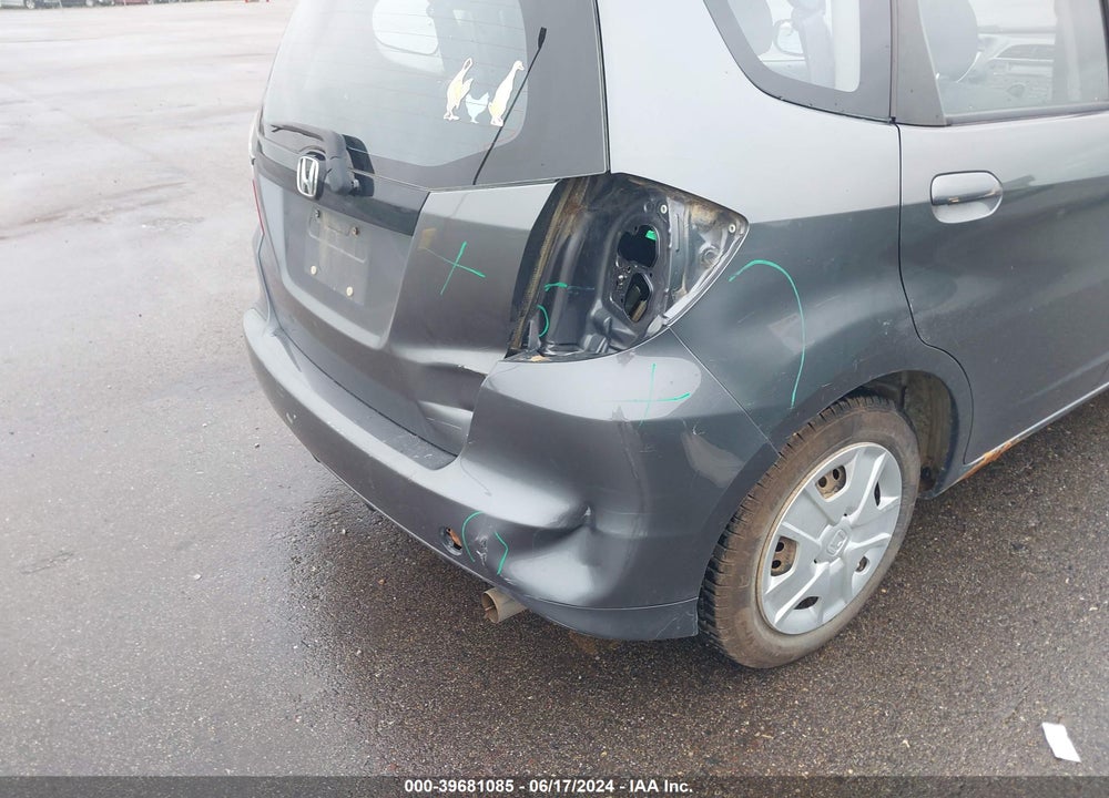 2013 HONDA FIT VIN: JHMGE8H34DC060170