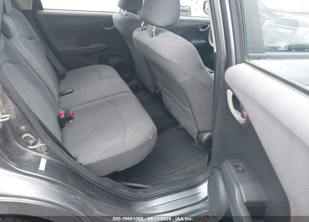 2013 HONDA FIT VIN: JHMGE8H34DC060170