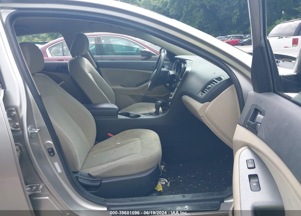 2011 KIA OPTIMA LX VIN: KNAGM4A79B5111610