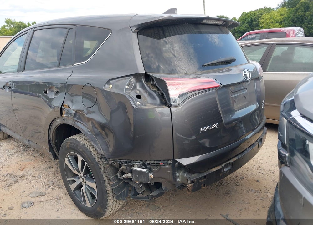 2018 TOYOTA RAV4 XLE VIN: 2T3RFREV0JW790041