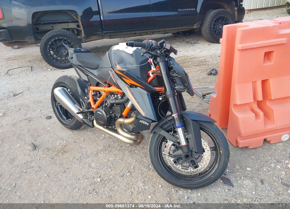2024 KTM 1290 SUPER DUKE R VIN: VBKV39401RM989734