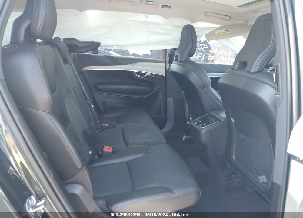 2022 VOLVO XC90 T5 MOMENTUM 7 PASSENGER VIN: YV4102CK4N1832002