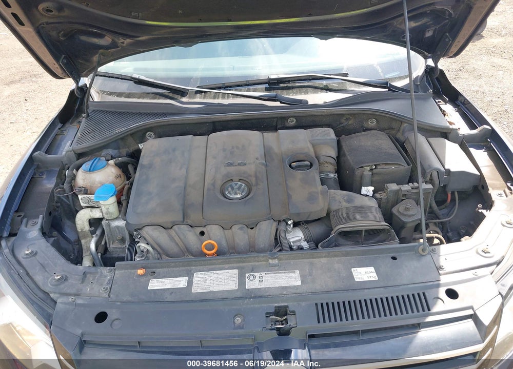 2012 VOLKSWAGEN PASSAT 2.5L SE VIN: 1VWBP7A33CC087835