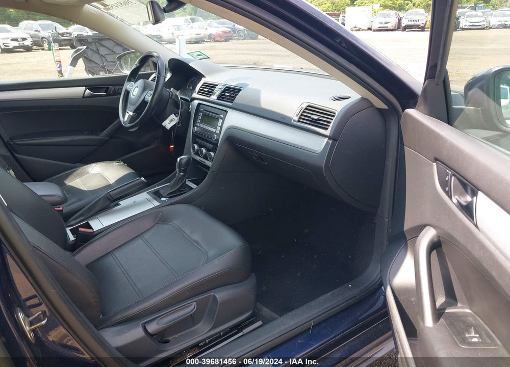 2012 VOLKSWAGEN PASSAT 2.5L SE VIN: 1VWBP7A33CC087835