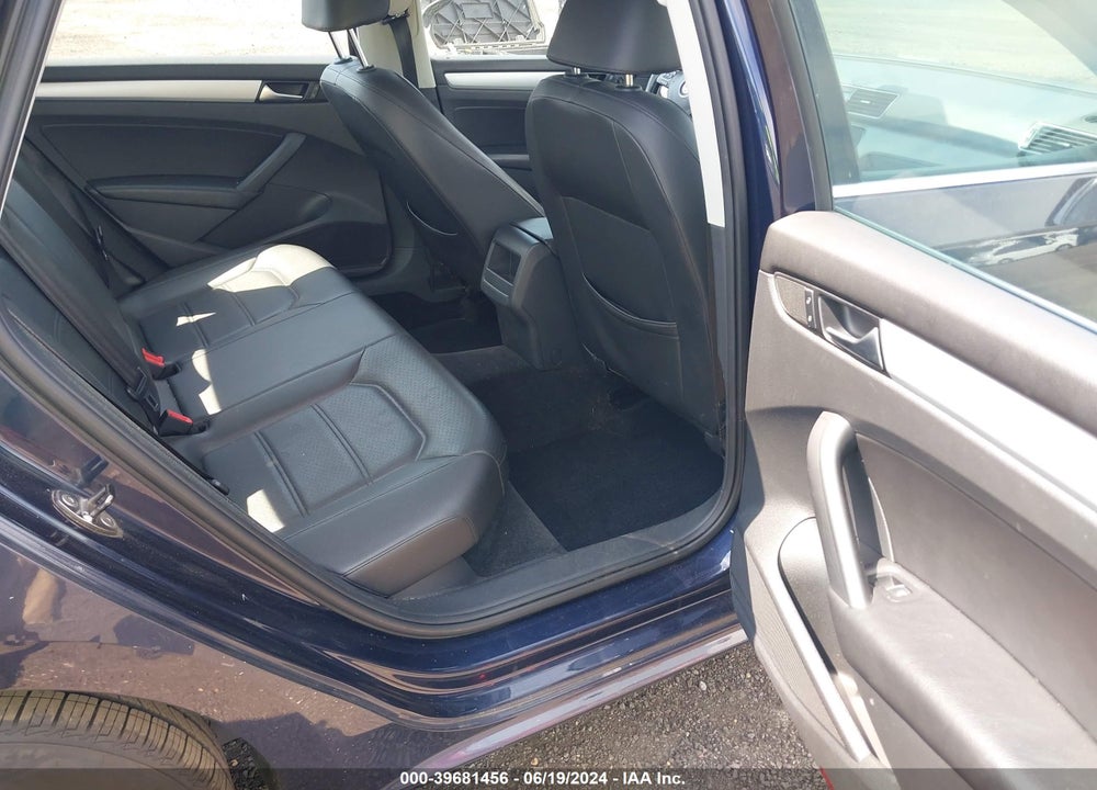 2012 VOLKSWAGEN PASSAT 2.5L SE VIN: 1VWBP7A33CC087835