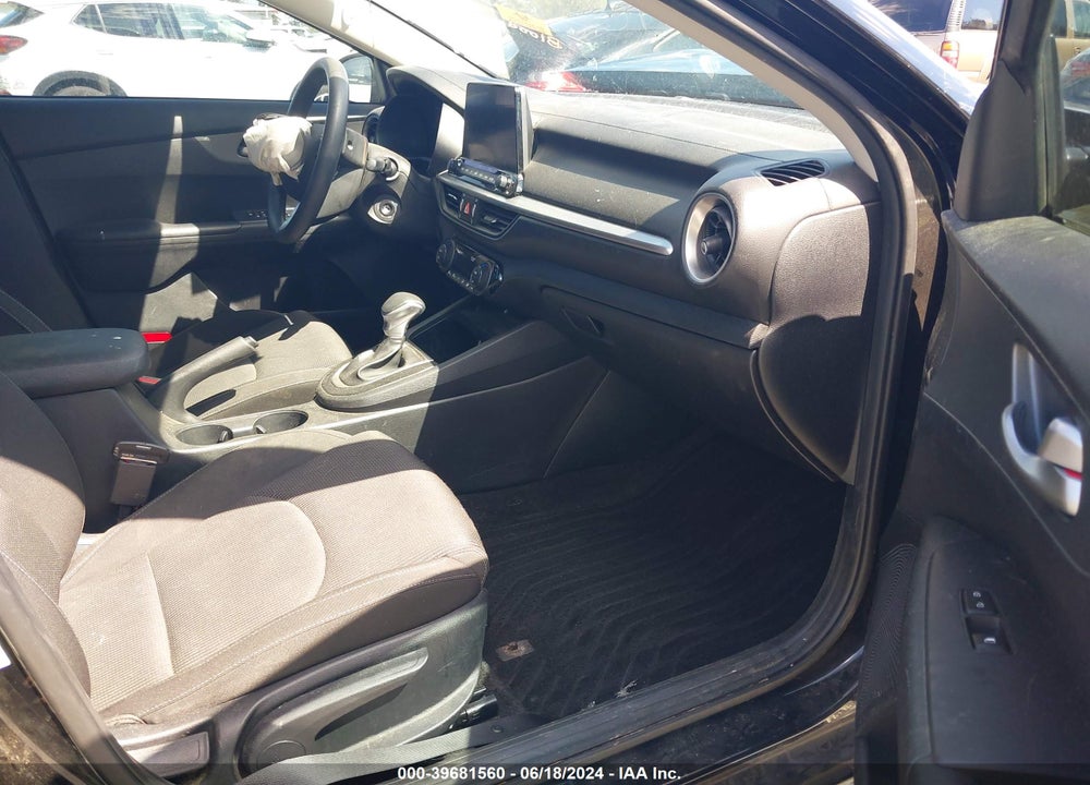 2019 KIA FORTE LXS VIN: 3KPF24AD7KE089282