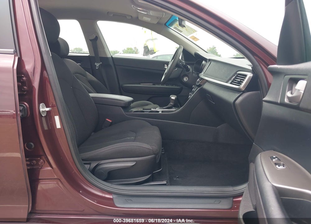 2019 KIA OPTIMA LX VIN: 5XXGT4L35KG378271