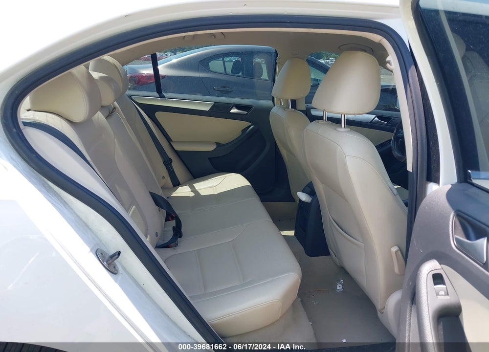 2014 VOLKSWAGEN JETTA 1.8T SE VIN: 3VWD17AJ7EM356512