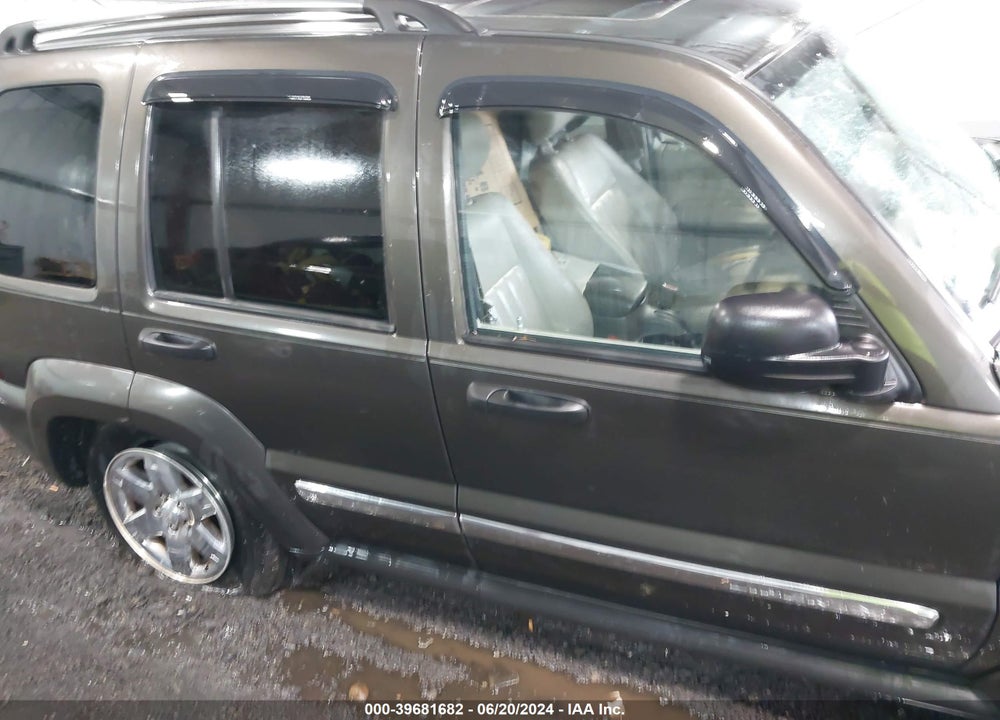 2005 JEEP LIBERTY VIN: 1J8GL58K25W597898