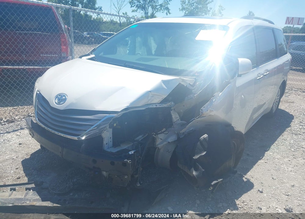 2015 TOYOTA SIENNA XLE 8 PASSENGER VIN: 5TDYK3DC1FS654546