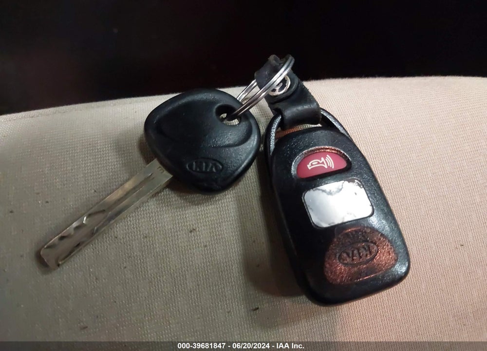 2012 KIA OPTIMA LX VIN: 5XXGM4A79CG080990