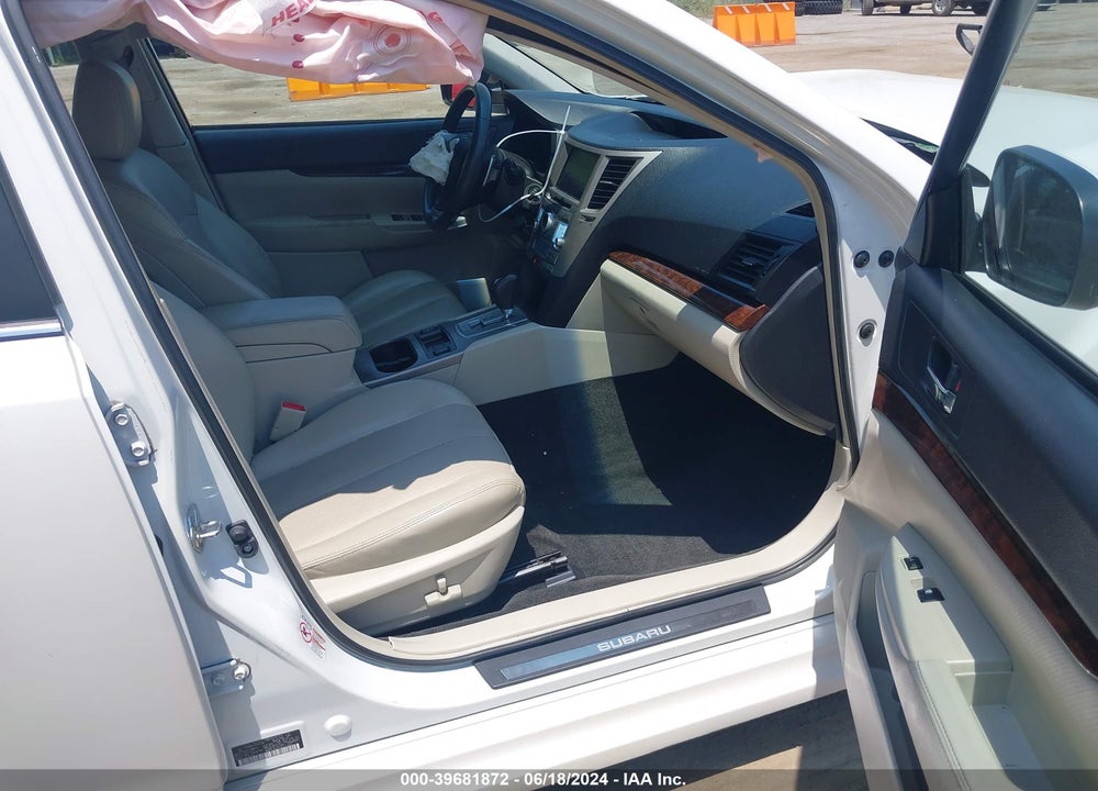 2014 SUBARU LEGACY 2.5I LIMITED VIN: 4S3BMBN67E3031029
