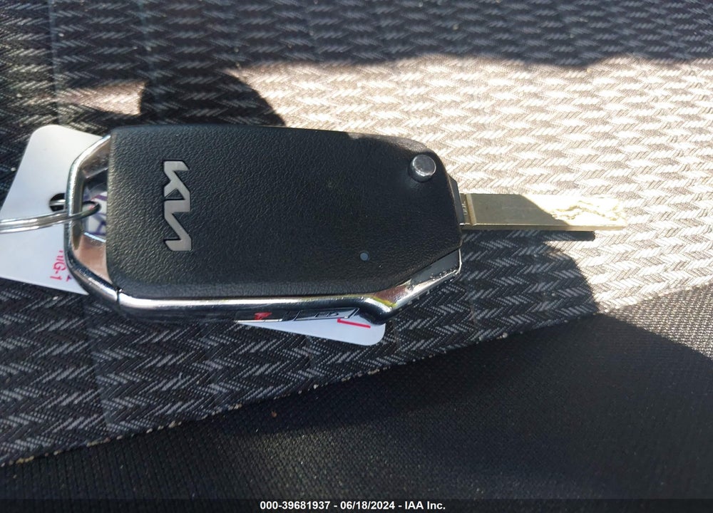 2023 KIA SORENTO LX VIN: 5XYRGDLCXPG189728
