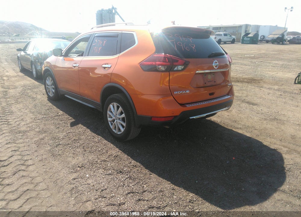 2019 NISSAN ROGUE SV VIN: JN8AT2MV1KW375882