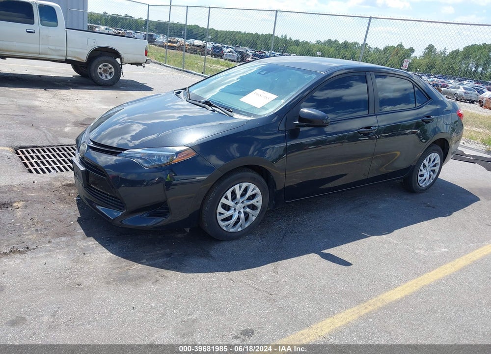 2018 TOYOTA COROLLA LE VIN: 5YFBURHE5JP824679