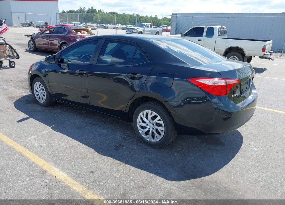 2018 TOYOTA COROLLA LE VIN: 5YFBURHE5JP824679