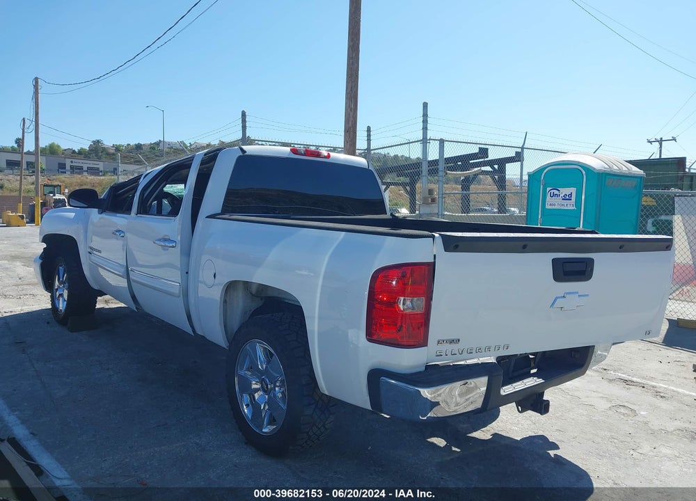 2009 CHEVROLET SILVERADO 1500 LT VIN: 3GCEC23039G211948