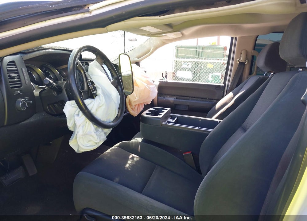 2009 CHEVROLET SILVERADO 1500 LT VIN: 3GCEC23039G211948