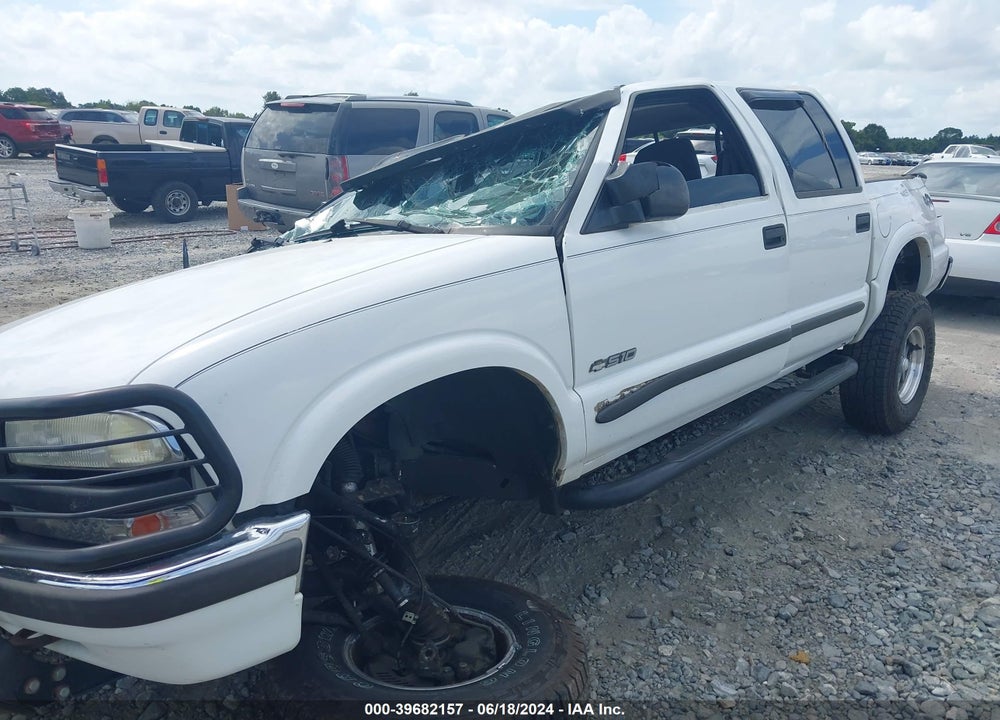 2002 CHEVROLET S-10 LS VIN: 1GCDT13W22K103748